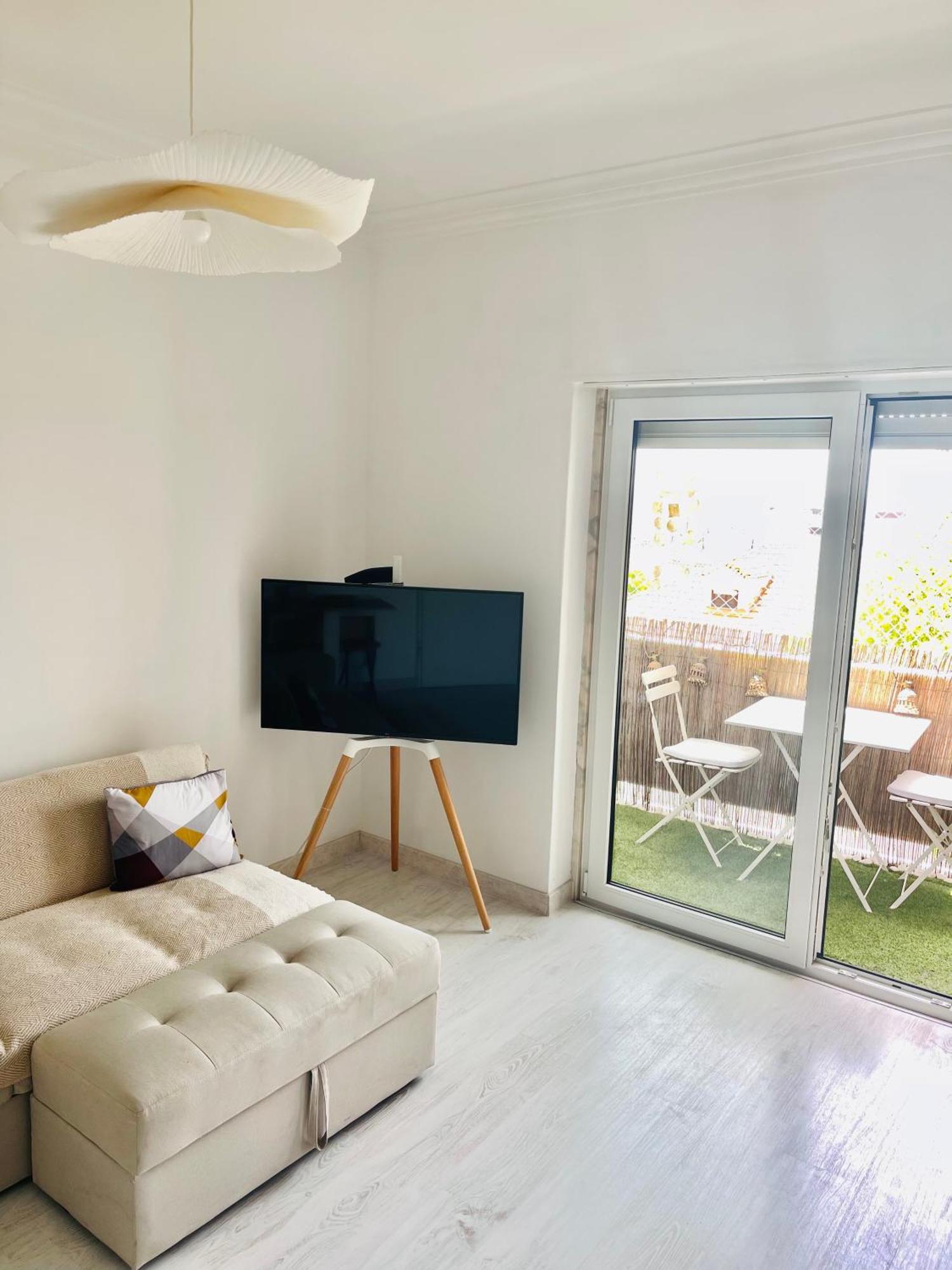 1-Bedroom Sea View Apartment With Private Balcony Costa Da Caparica, Just 5 Minutes From The Beach Costa da Caparica Bagian luar foto