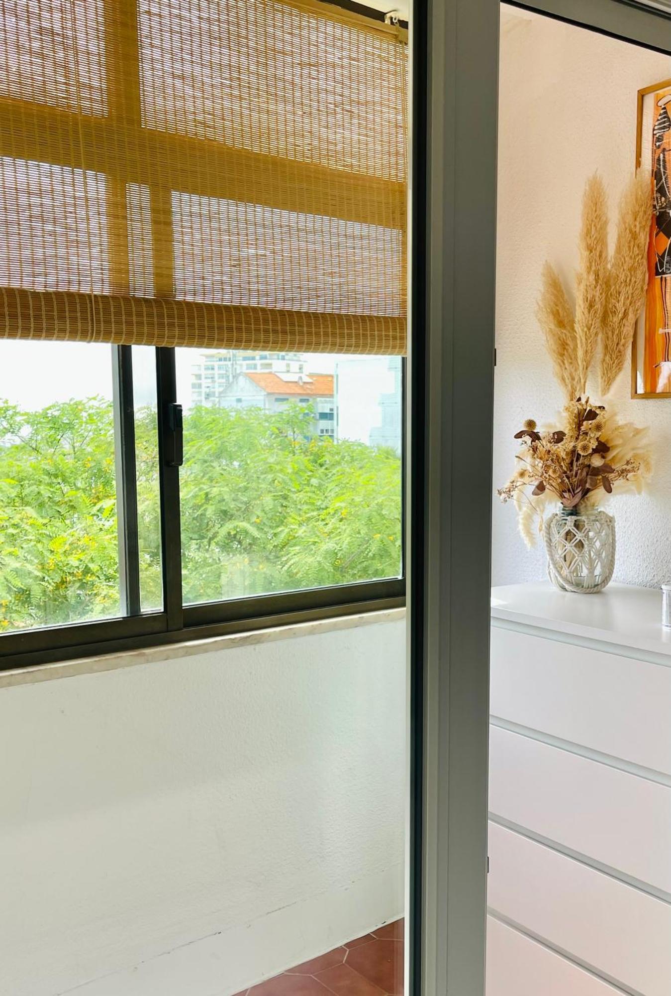 1-Bedroom Sea View Apartment With Private Balcony Costa Da Caparica, Just 5 Minutes From The Beach Costa da Caparica Bagian luar foto